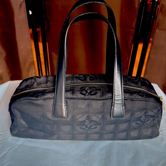 🖤Chanel Travel Ligne Boston Bag🖤 - Picture 5 of 14